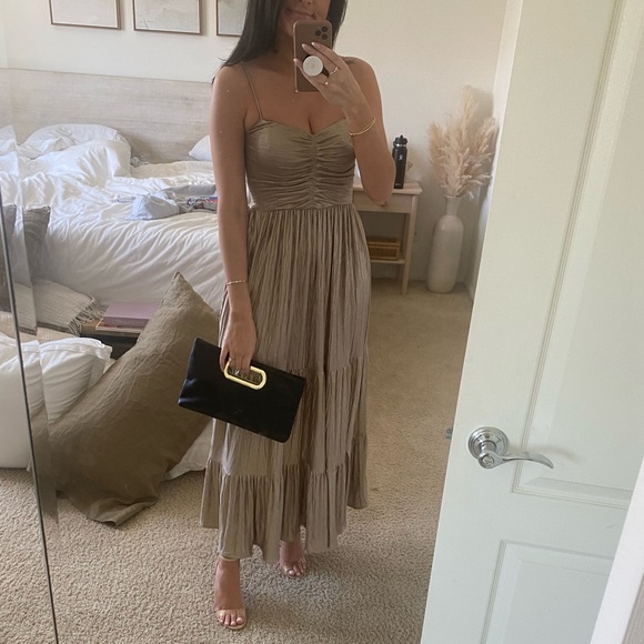 AQUA Metallic Rutched Tier Dress Champagne - Picture 4 of 15